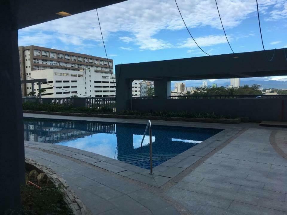 5H Tower C Manhattan Heights Cubao Qc Manila Exterior photo